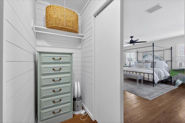 2400 9TH AVENUE N, St Petersburg, FL 33713
