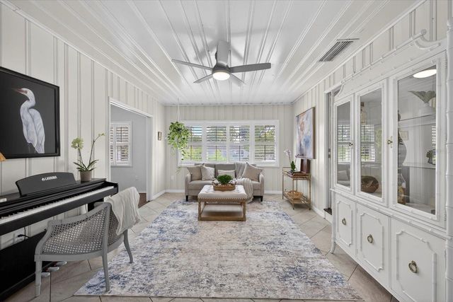 2400 9TH AVENUE N, St Petersburg, FL 33713