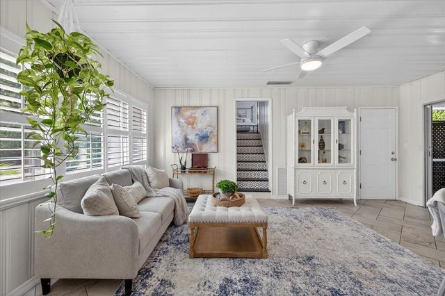 2400 9TH AVENUE N, St Petersburg, FL 33713