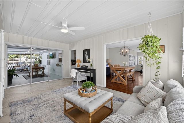 2400 9TH AVENUE N, St Petersburg, FL 33713