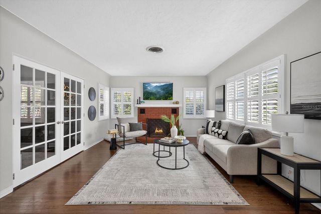 2400 9TH AVENUE N, St Petersburg, FL 33713