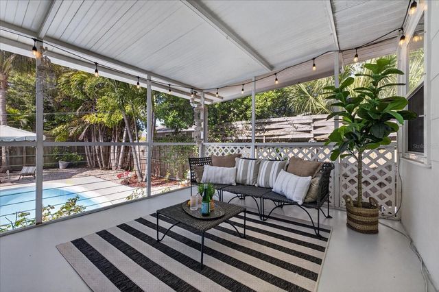 2400 9TH AVENUE N, St Petersburg, FL 33713