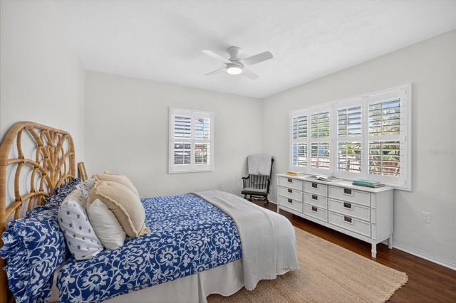 2400 9TH AVENUE N, St Petersburg, FL 33713