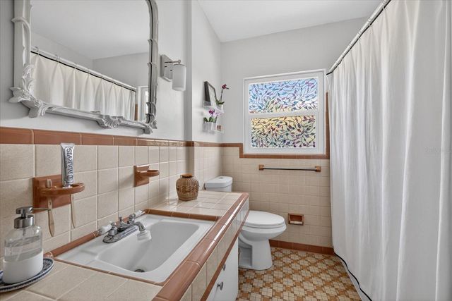 2400 9TH AVENUE N, St Petersburg, FL 33713