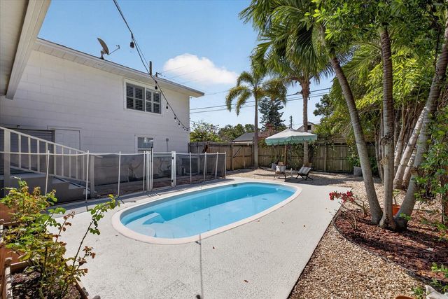 2400 9TH AVENUE N, St Petersburg, FL 33713