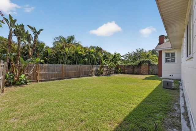2400 9TH AVENUE N, St Petersburg, FL 33713