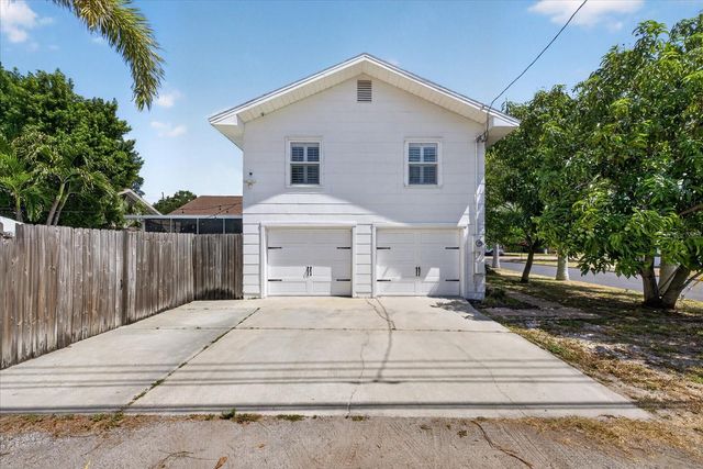 2400 9TH AVENUE N, St Petersburg, FL 33713