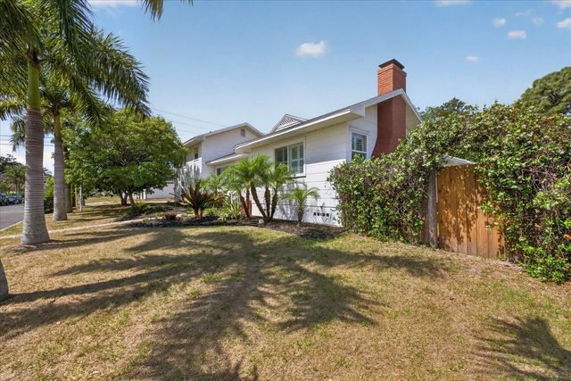 2400 9TH AVENUE N, St Petersburg, FL 33713