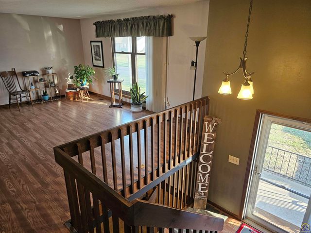 1450 SE 43rd St, Topeka, KS 66609