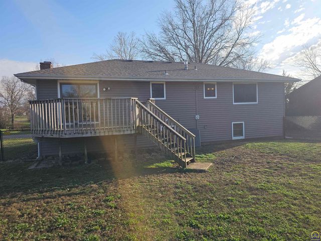 1450 SE 43rd St, Topeka, KS 66609