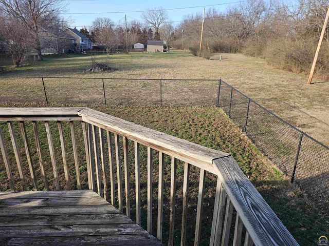 1450 SE 43rd St, Topeka, KS 66609