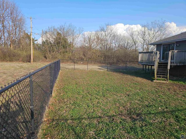 1450 SE 43rd St, Topeka, KS 66609