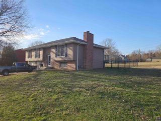 1450 SE 43rd St, Topeka, KS 66609