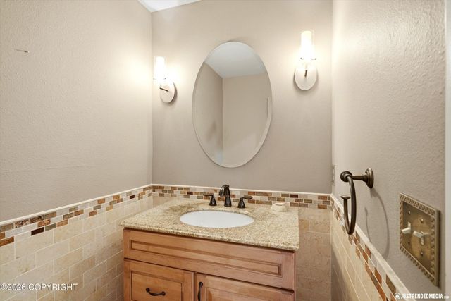 12921 Cumberland Circle, Anchorage, AK 99516