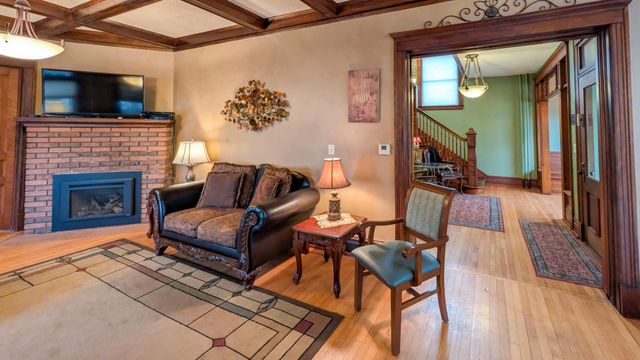 310 N Washington Avenue, Albert Lea, MN 56007