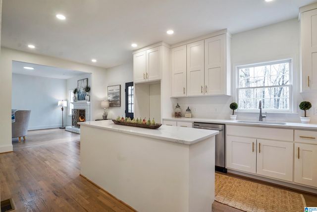 1700 WHITE OAK PLACE, Hoover, AL 35244