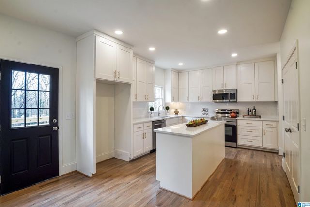 1700 WHITE OAK PLACE, Hoover, AL 35244