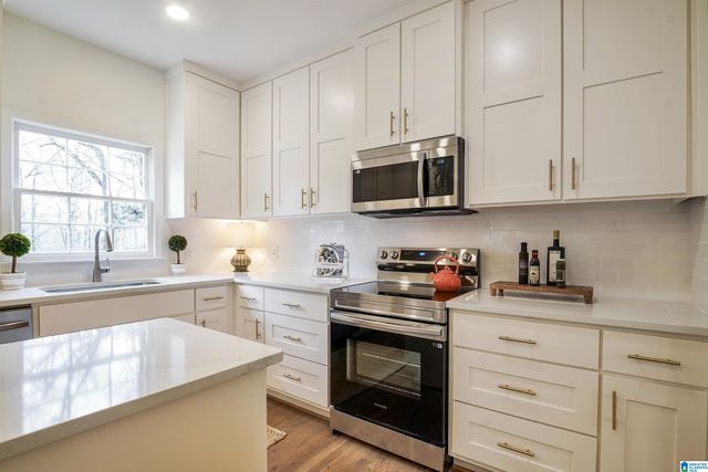 1700 WHITE OAK PLACE, Hoover, AL 35244