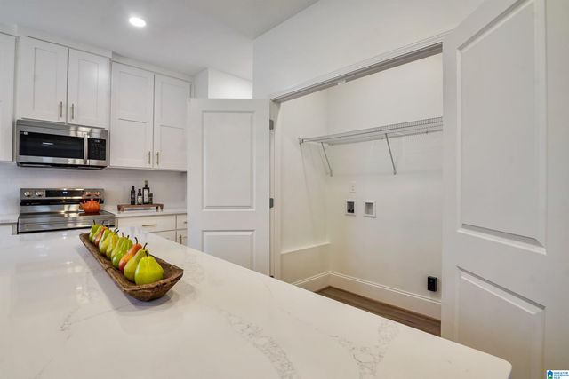 1700 WHITE OAK PLACE, Hoover, AL 35244