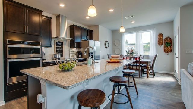 4228 Henslowe Rd, Columbia, TN 38401