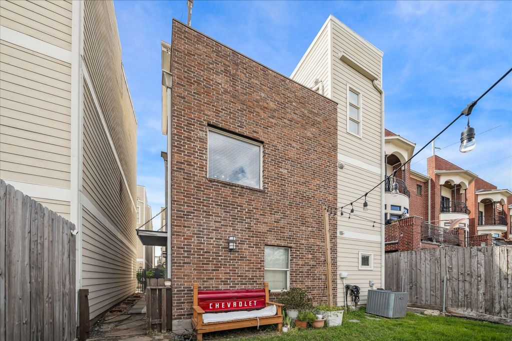 1508 Crockett Street C, Houston, TX 77007