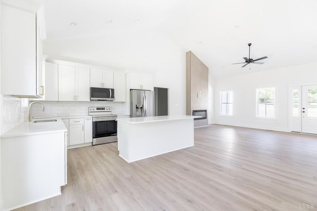2404 Twin Lake Dr, Bedford, VA 24523