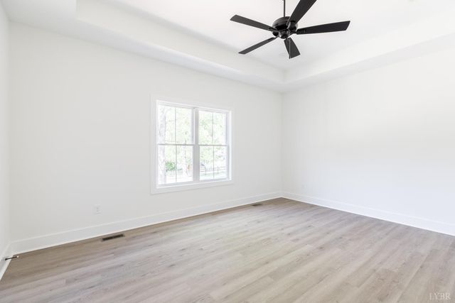 2404 Twin Lake Dr, Bedford, VA 24523