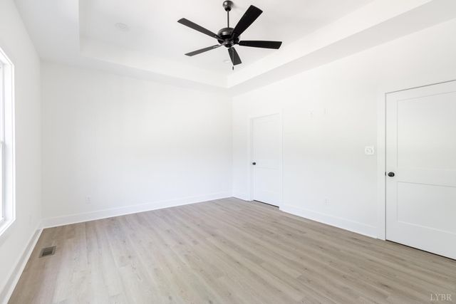 2404 Twin Lake Dr, Bedford, VA 24523