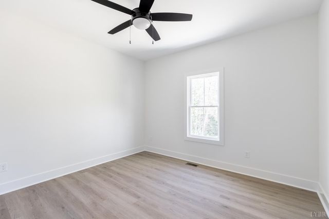 2404 Twin Lake Dr, Bedford, VA 24523