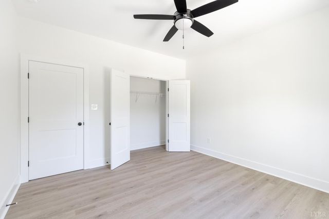 2404 Twin Lake Dr, Bedford, VA 24523