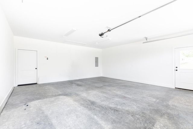 2404 Twin Lake Dr, Bedford, VA 24523
