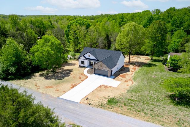 2404 Twin Lake Dr, Bedford, VA 24523