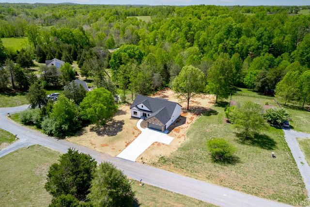 2404 Twin Lake Dr, Bedford, VA 24523