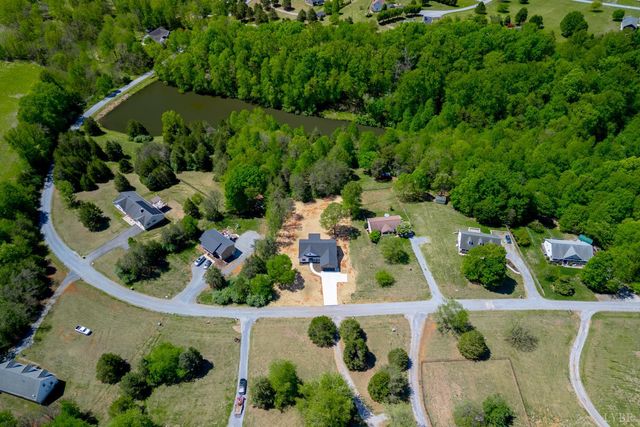 2404 Twin Lake Dr, Bedford, VA 24523