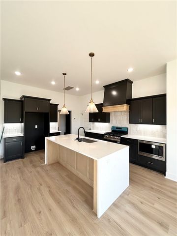 33 Buckland Lane, Bella Vista, AR 72715