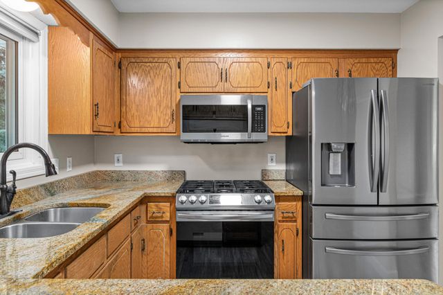 7170 Grangeview N, Centerville, MN 55038