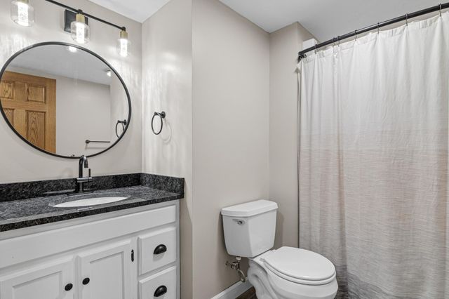 7170 Grangeview N, Centerville, MN 55038