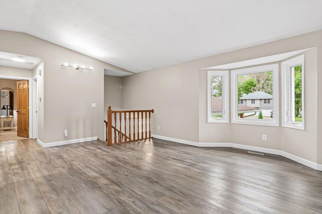 7170 Grangeview N, Centerville, MN 55038