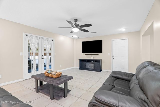 999 Emerald Road SE, Palm Bay, FL 32909