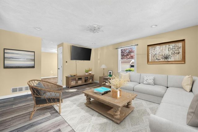 2970 Mendon Road Road 51, Cumberland, RI 02864