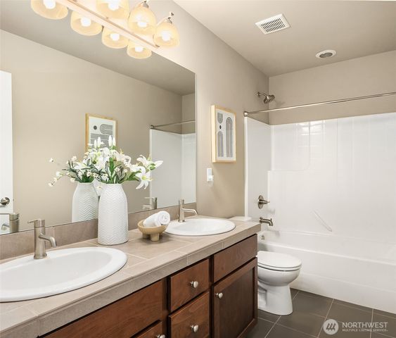 8718 124TH Avenue NE, Kirkland, WA 98033