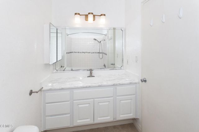 300 N El Molino Avenue 210, Pasadena, CA 91101