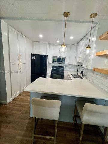 1750 W 56th St 211, Hialeah, FL 33012