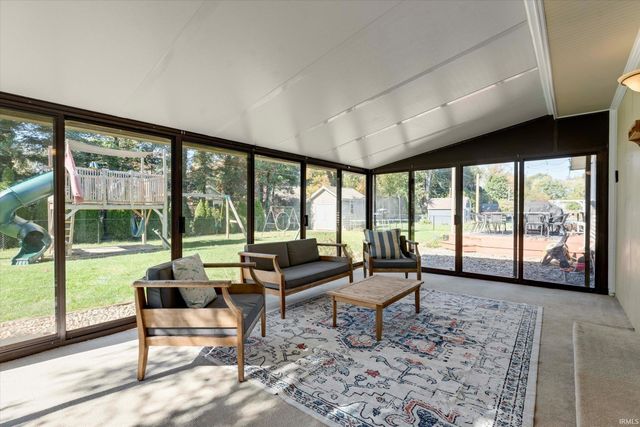 55215 Caldwell Drive, Osceola, IN 46561