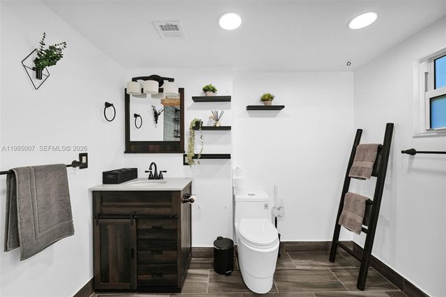 1328 N Andrews Ave, Fort Lauderdale, FL 33311