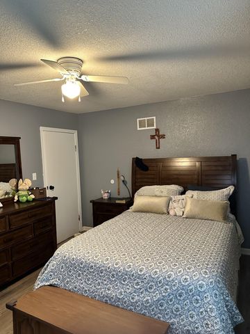 1842 N Estelle, Wichita, KS 67214