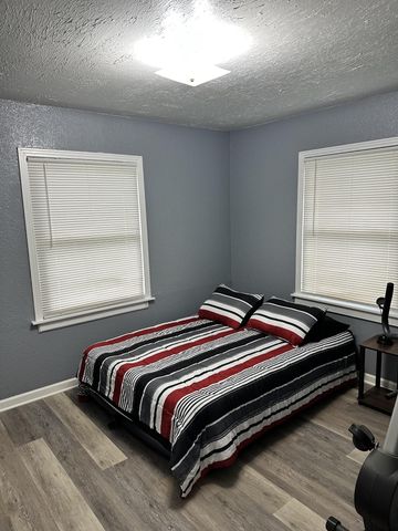 1842 N Estelle, Wichita, KS 67214