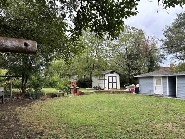 1842 N Estelle, Wichita, KS 67214
