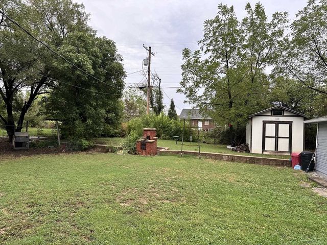 1842 N Estelle, Wichita, KS 67214