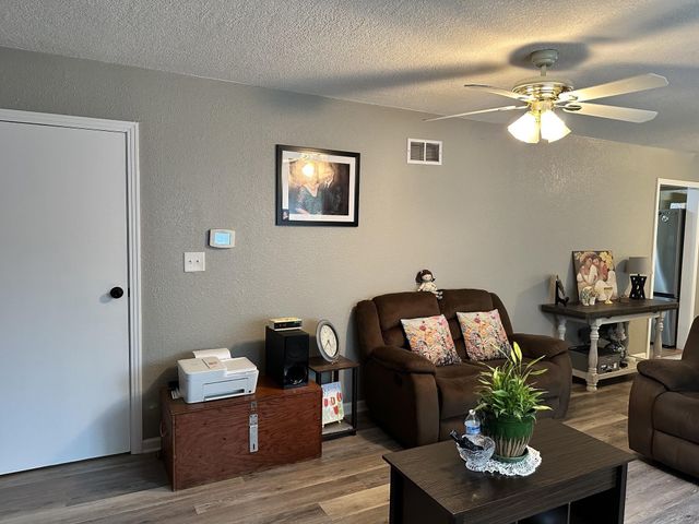1842 N Estelle, Wichita, KS 67214